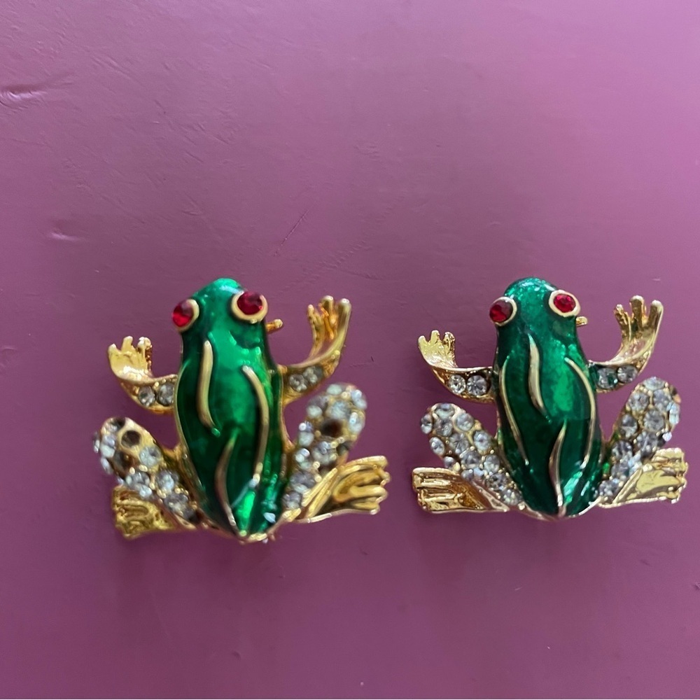 Brooches, Two Vintage Frogs Enameled Green an Gold-Tone w/Rhinestones…